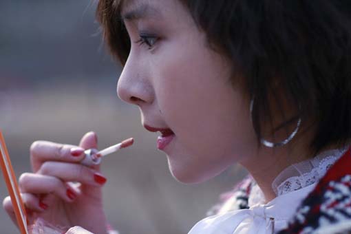 色阶调整实例：定义灰点校正偏色的照片